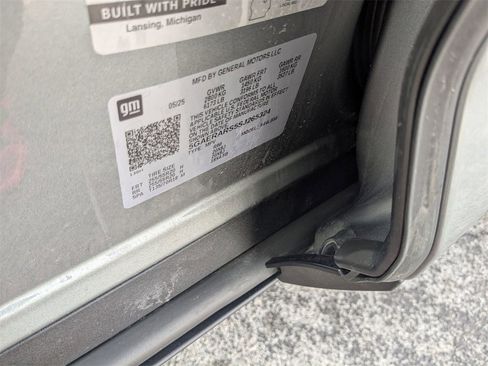 Used 2025 Buick Enclave Preferred w/ Power Package image 33