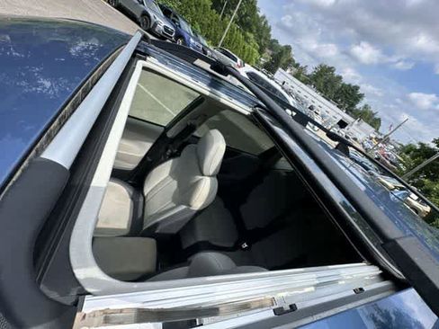 Used 2019 Subaru Forester Premium w/ All-Weather Package AWD/4WD image 6