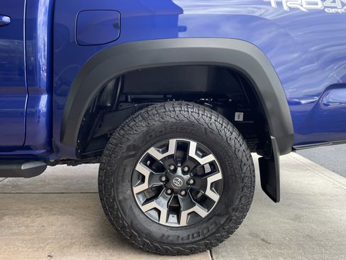 Used 2022 Toyota Tacoma TRD Off-Road image 23