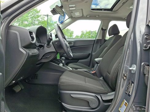 Used 2023 Hyundai Venue SEL w/ Cargo Package FWD image 15