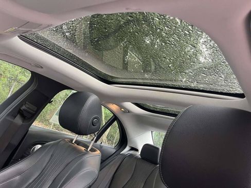 Certified 2018 Mercedes-Benz E 300 4MATIC image 5