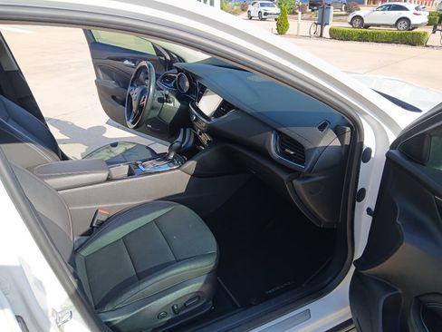 Used 2018 Buick Regal Essence w/ Driver Confidence Package #1 AWD/4WD image 25