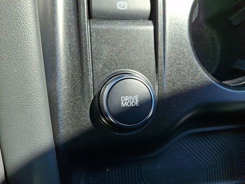 Certified 2025 Ford Explorer Active image 27