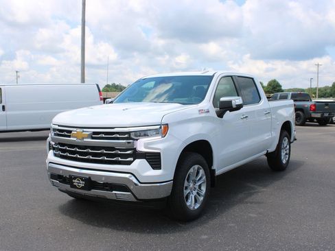 New 2026 Chevrolet Silverado 1500 LTZ w/ LTZ Premium Package AWD/4WD image 4