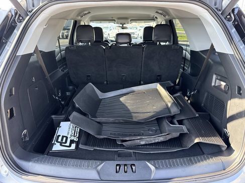 Used 2023 Ford Explorer XLT w/ Equipment Group 202A AWD/4WD image 22