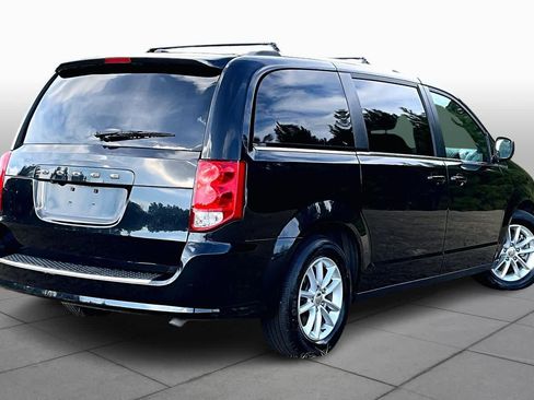 Used 2020 Dodge Grand Caravan SXT image 11