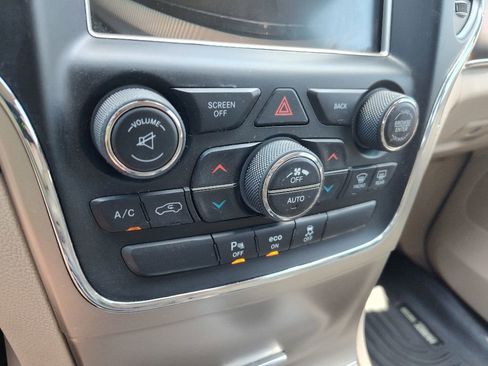 Used 2014 Jeep Grand Cherokee Limited w/ Trailer Tow Group IV image 22