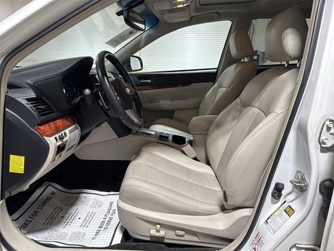 Used 2011 Subaru Outback 2.5i Limited w/ PWR Moonroof Pkg image 18