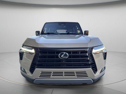 Used 2024 Lexus GX 550 AWD/4WD image 8