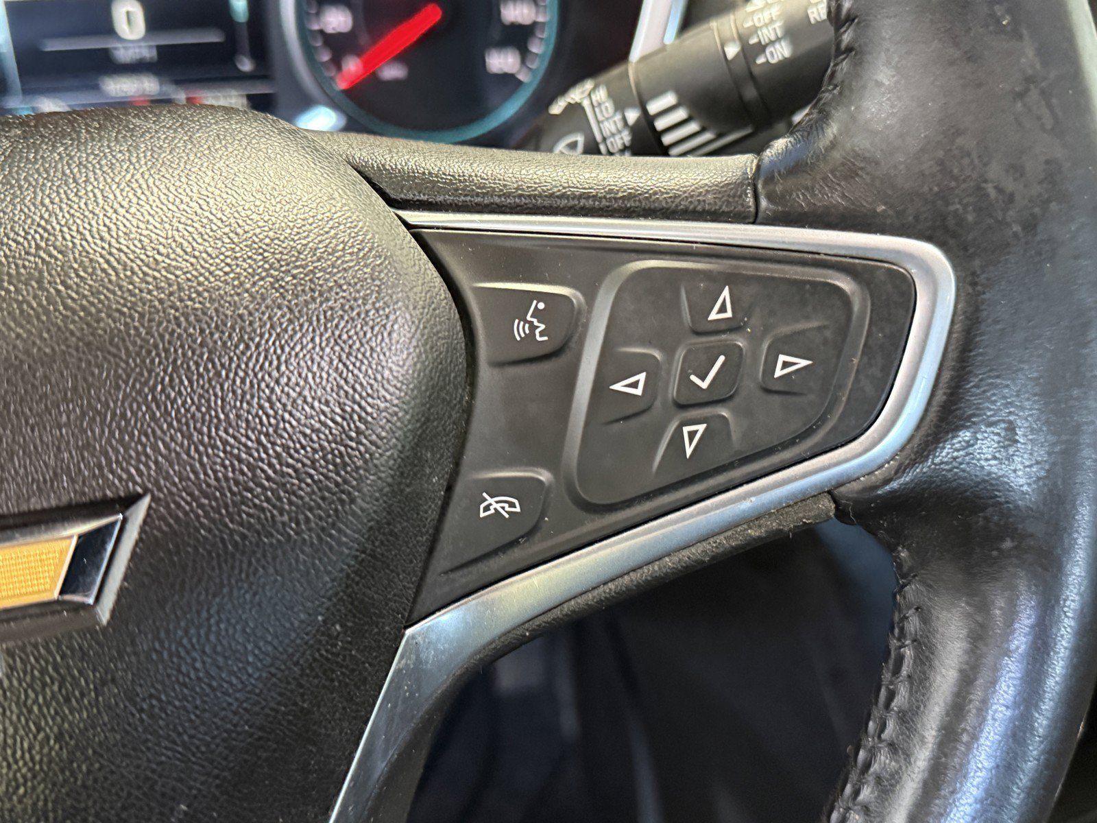 Used 2018 Chevrolet Equinox LT w/ Sun & Infotainment Package FWD image 22