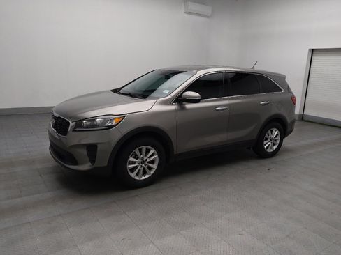 Used 2019 Kia Sorento LX image 2