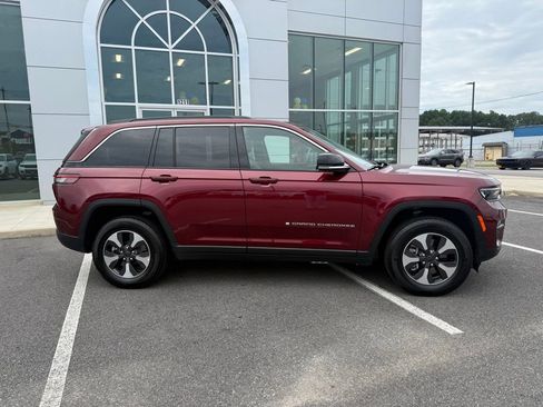 Used 2024 Jeep Grand Cherokee Limited 4xe AWD/4WD image 2
