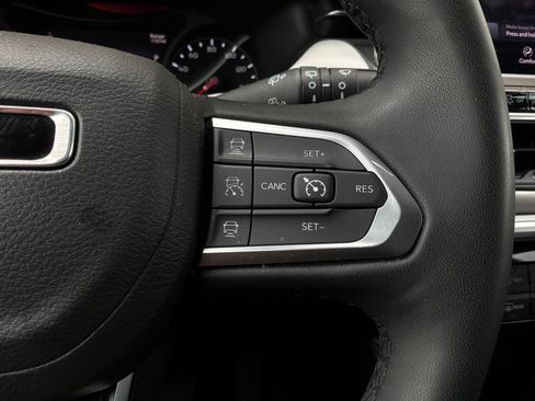Used 2025 Jeep Compass Limited AWD/4WD image 36