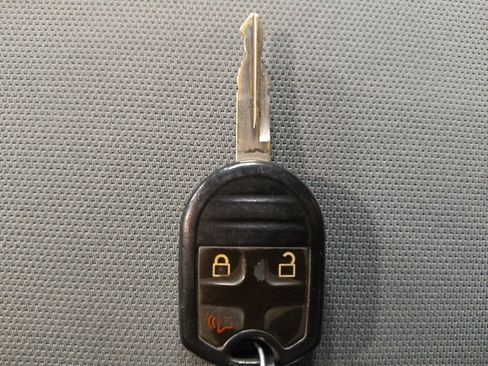 Used 2015 Ford F250 XL w/ Power Equipment Group image 32