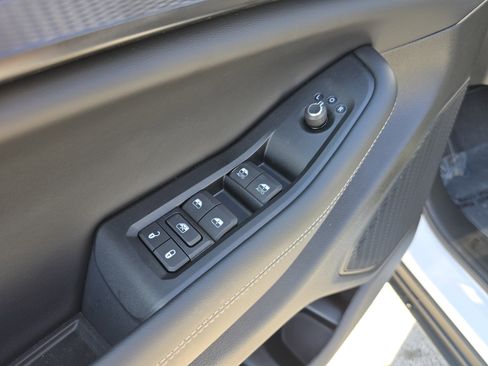 New 2025 Jeep Grand Cherokee Altitude image 28