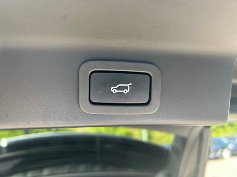 Used 2020 Jaguar F-PACE Prestige image 13