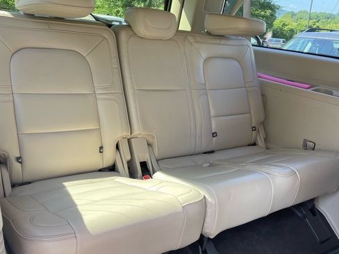 Used 2019 Lincoln Navigator L Reserve w/ Cargo Package AWD/4WD image 13
