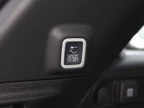 New 2025 Jeep Grand Cherokee Limited w/ MOPAR Finishing Package image 18