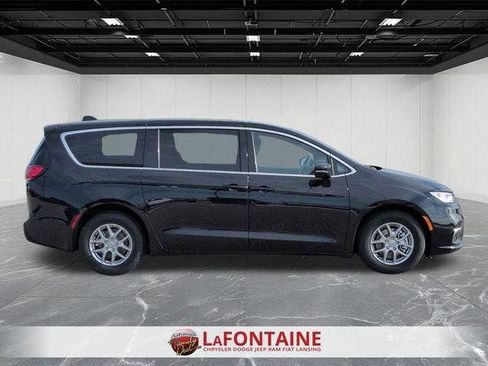 New 2026 Chrysler Pacifica Select FWD image 6