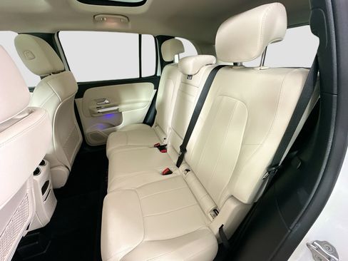 Certified 2022 Mercedes-Benz GLB 250 4MATIC image 29