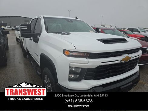 Used 2025 Chevrolet Silverado 2500 Custom w/ Custom Value Package AWD/4WD image 2