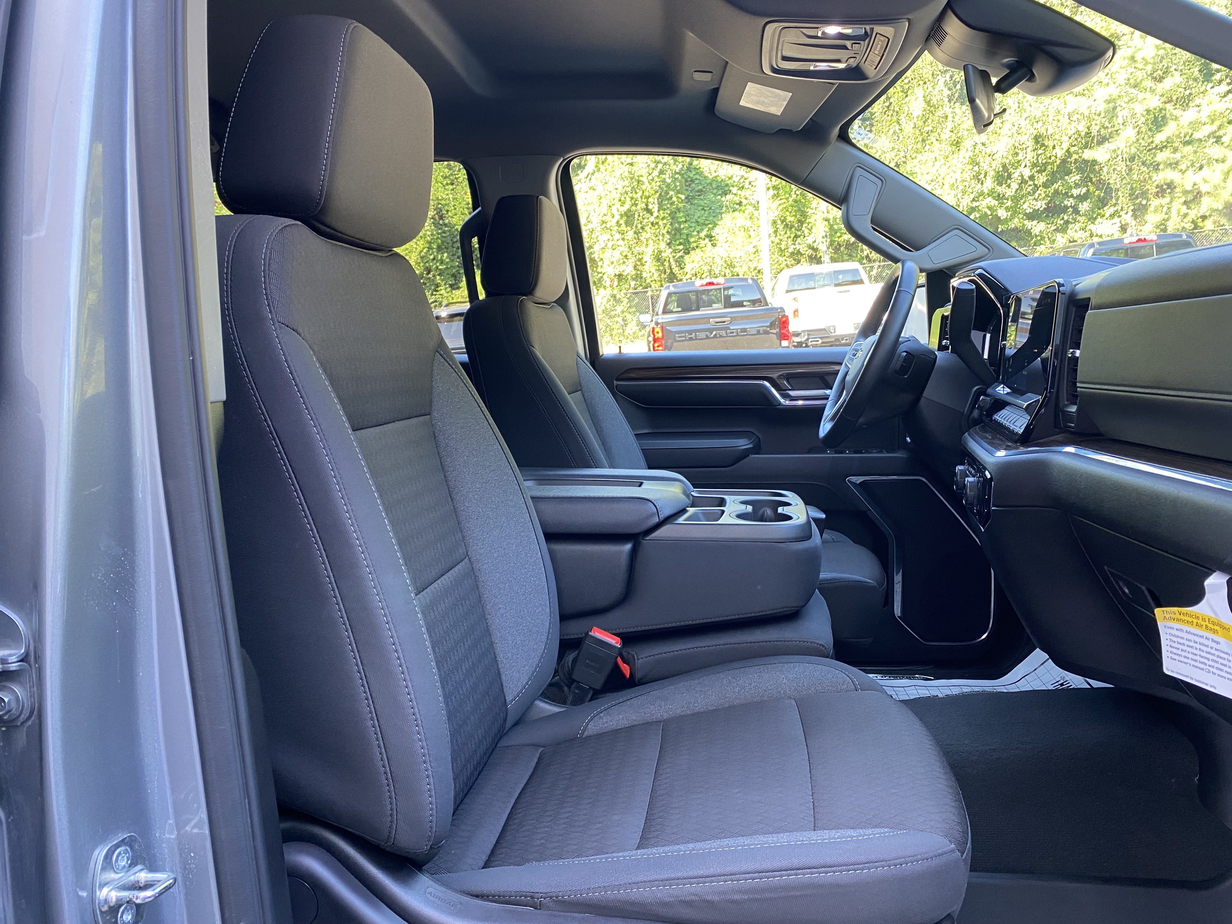 Used 2023 Chevrolet Silverado 1500 LT AWD/4WD image 33
