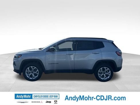 New 2025 Jeep Compass Latitude w/ Sun & Sound Group AWD/4WD image 4