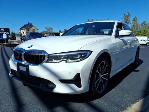 Used 2021 BMW 330i xDrive Sedan w/ Convenience Package image 5