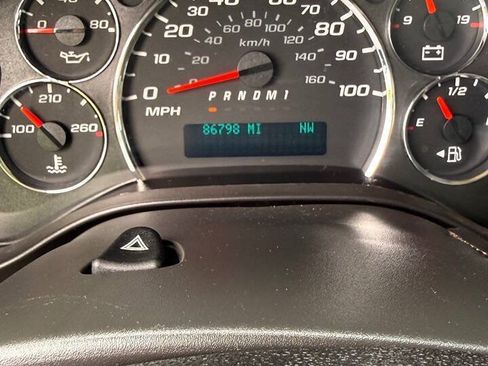 Used 2018 Chevrolet Express 2500 w/ Driver Convenience Package RWD image 54