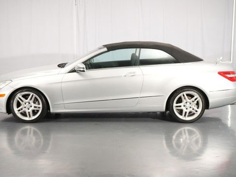 Used 2011 Mercedes-Benz E 350 Cabriolet image 3