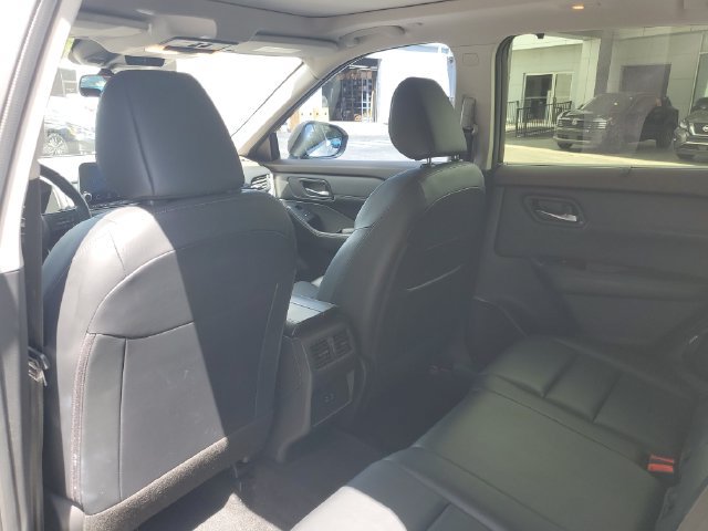 Used 2023 Nissan Rogue SV w/ SV Premium B Package FWD image 8