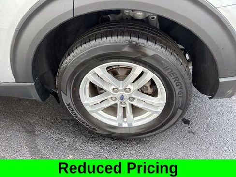 Used 2023 Ford Explorer XLT image 47