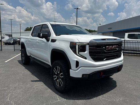 Used 2022 GMC Sierra 1500 AT4 w/ AT4 Premium Package AWD/4WD image 4