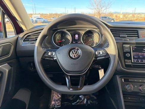 Used 2019 Volkswagen Tiguan S image 17