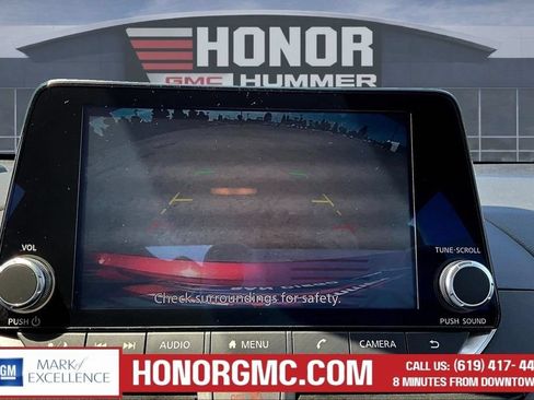 Used 2024 Nissan Altima 2.5 SR FWD image 15