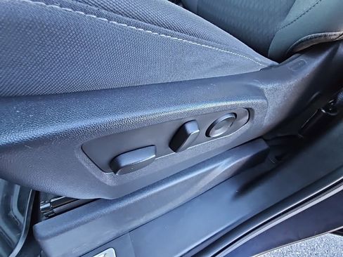 Used 2023 Chevrolet Silverado 1500 LT image 12