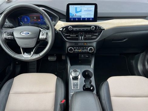 Used 2022 Ford Escape Titanium w/ Titanium Premium Package image 15