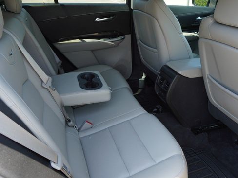 Used 2022 Cadillac XT4 Premium Luxury w/ Enhanced Visibility Package FWD image 13