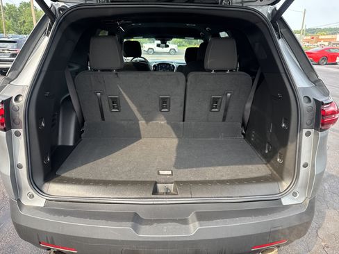 Used 2023 Chevrolet Traverse LT w/ LPO, Floor Liner Package AWD/4WD image 5