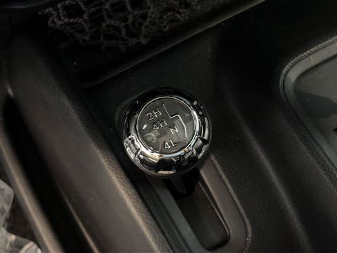 Used 2016 Jeep Wrangler Unlimited Rubicon w/ Dual Top Group AWD/4WD image 29