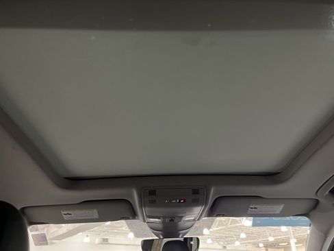 Certified 2023 Volkswagen Taos SE w/ Panoramic Sunroof Package FWD image 26
