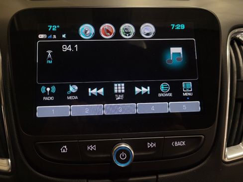 Used 2018 Chevrolet Malibu LT FWD image 25