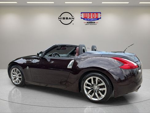 Used 2010 Nissan 370Z Touring RWD image 9