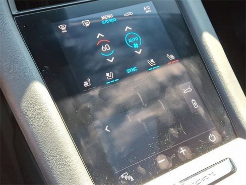 Used 2023 Porsche Taycan image 16