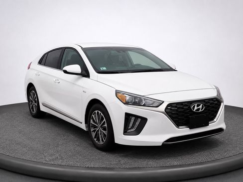 Used 2021 Hyundai Ioniq SE FWD image 5
