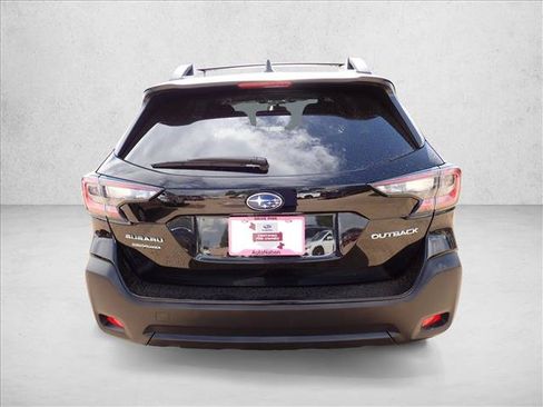 Used 2025 Subaru Outback Premium AWD/4WD image 3