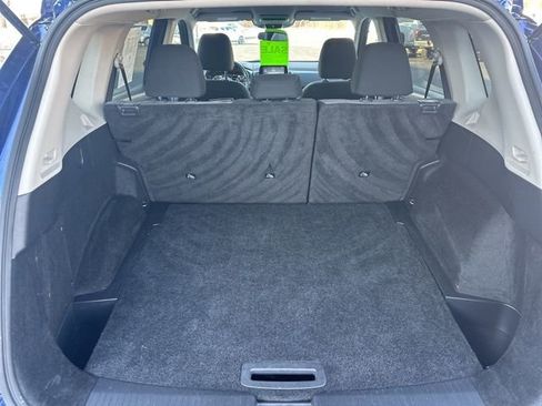 Used 2023 Nissan Rogue SV image 5