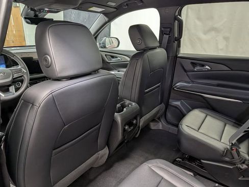 New 2026 Chevrolet Traverse LT image 13
