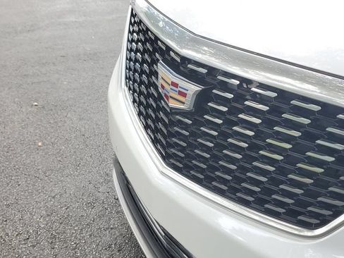 Used 2021 Cadillac XT5 Premium Luxury FWD image 9