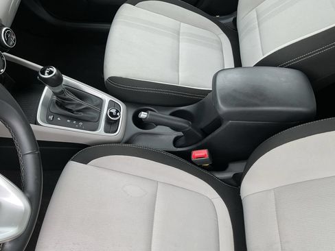 Used 2025 Hyundai Venue SEL FWD image 35